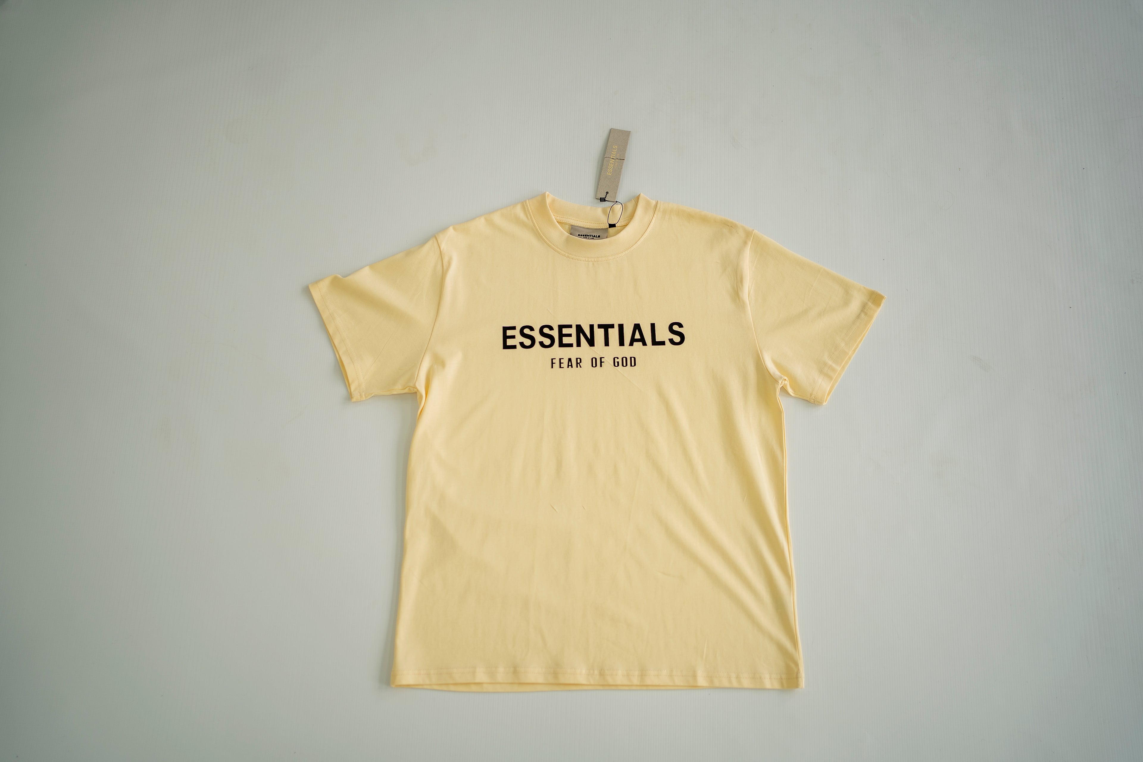 Essentials Fear of God Boxy Graphic Tee – Lemon/Pale Yellow